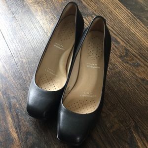Women’s 8 Rockport AdiPRENE by adidas Black Heels